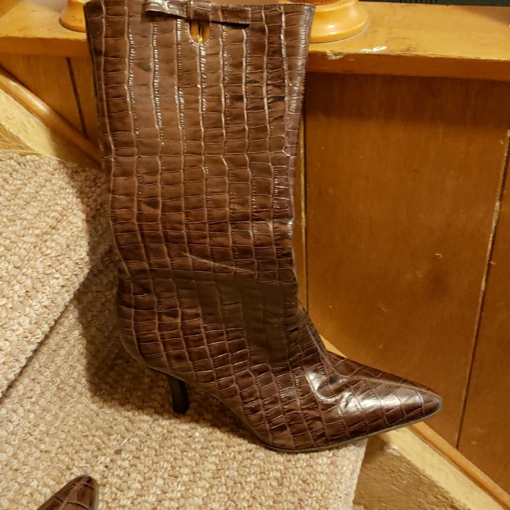 Boots - Picture 4 of 4